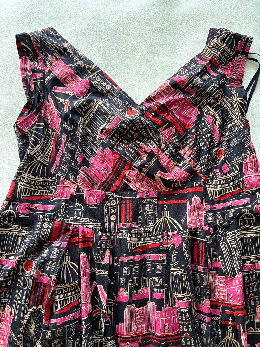 Emily and Fin London Landmarks Print Dress Plus 2X Whimsy Novelty Paris Euro - Picture 3 of 10